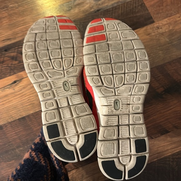 Nike Free 5.0 running shoes size 5Y - Picture 6 of 7